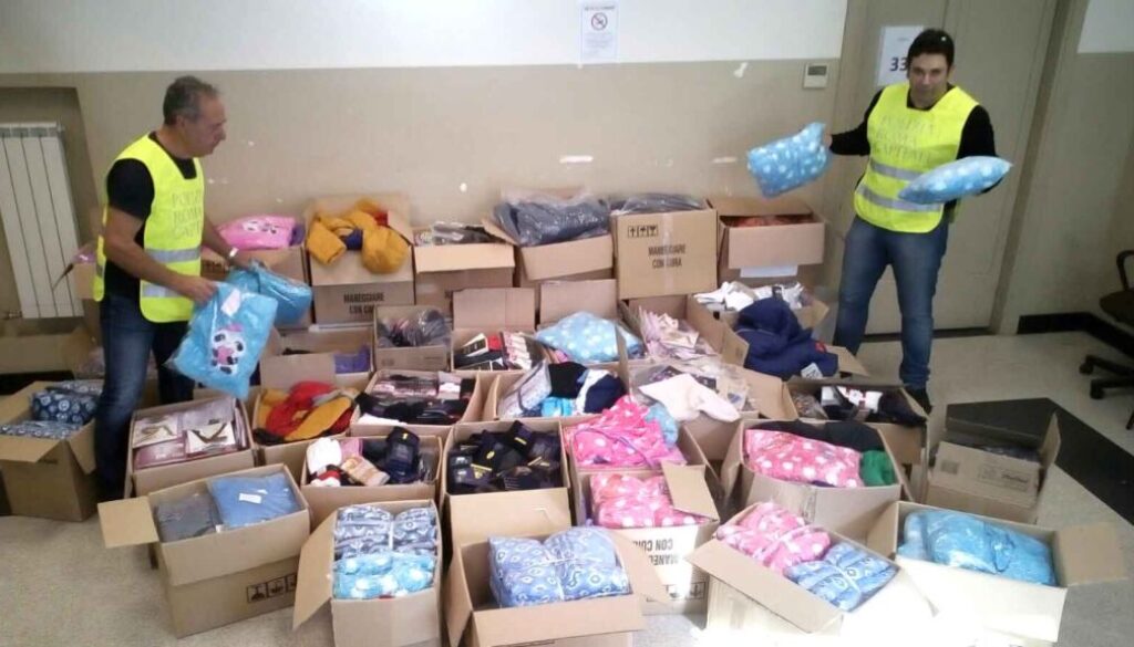 Sequestrati 5 mila capi di abbigliamento