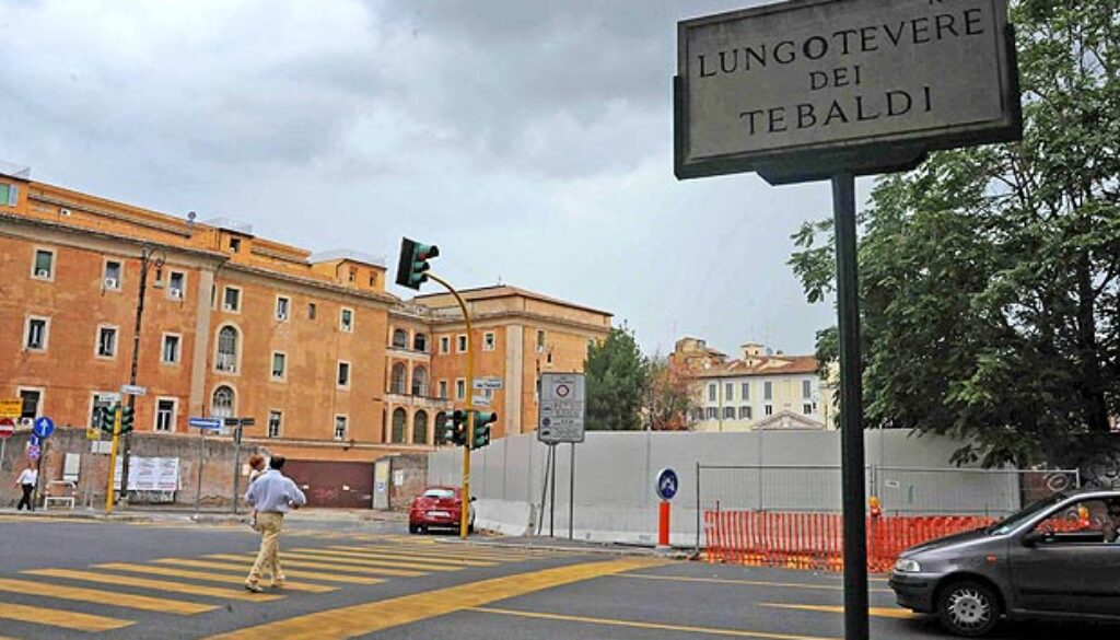 Truffa dello specchietto sul Lungotevere dei Tebaldi