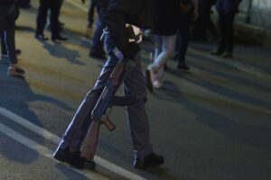 http://www.social24.it/wp-content/uploads/2015/11/20151115_111109_kalashnikov-roma-quattordici.jpg