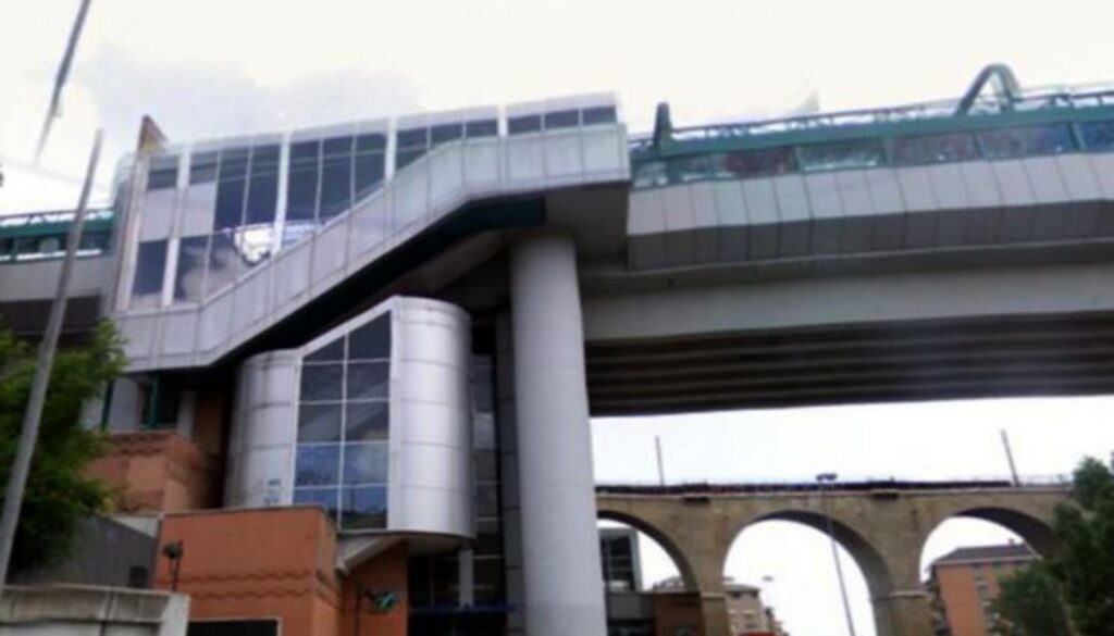 Investita da un treno della linea Fl3 alla Stazione Valle Aurelia