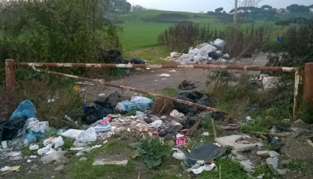 La discarica abbandonata di via della Cecchignola