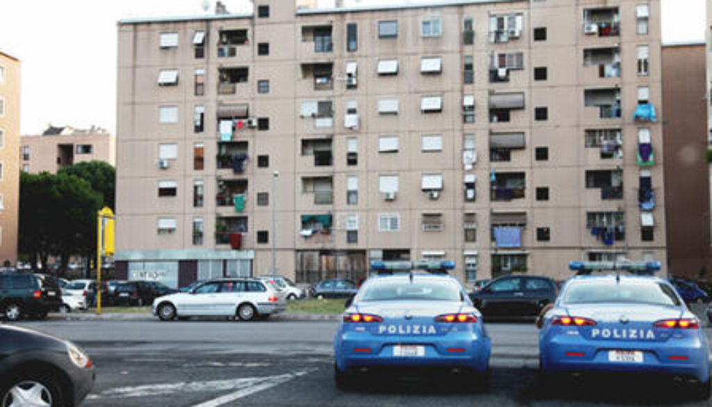 Si masturba davanti alla figlia a San Basilio Si masturba davanti alla figlia a San Basilio