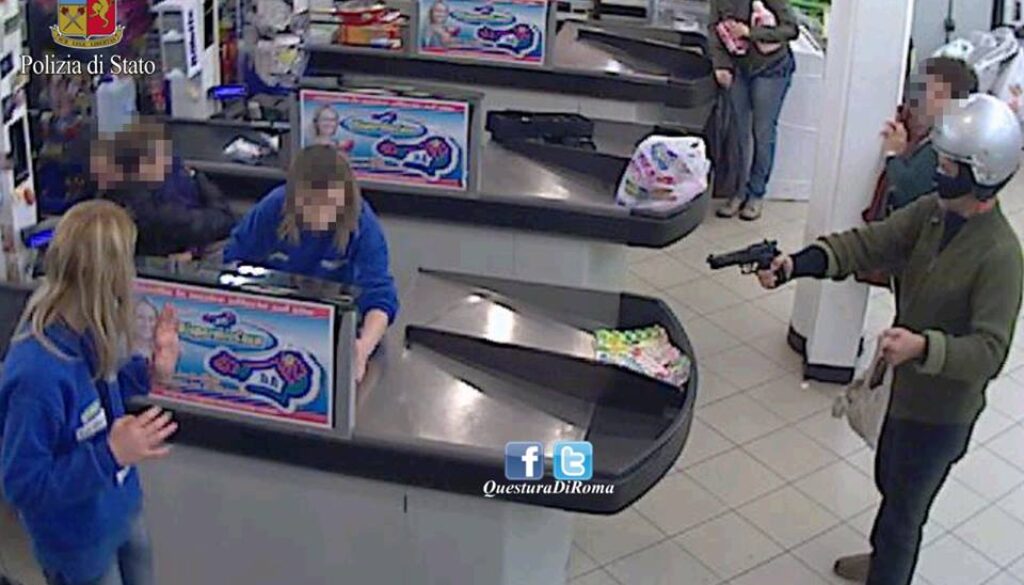 Sventata rapina in un supermercato ai Colli Albani