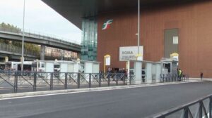Tentò di dare fuoco a un uomo
