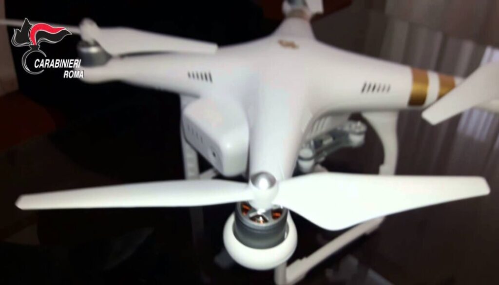 Fanno riprese con un drone al Colosseo, denunciati 5 turchi – VIDEO