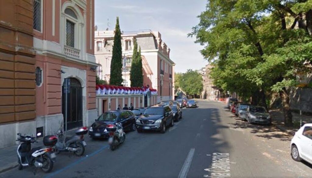incendio all'ambasciata indonesiana