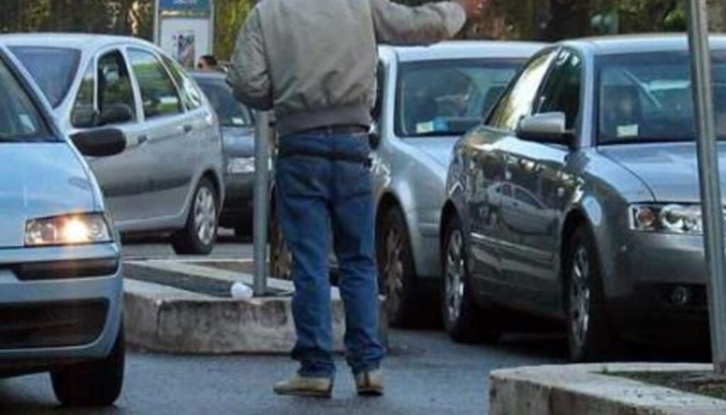 parcheggiatore abusivo Verano