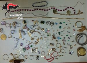 rsz_la_refurtiva_recuperata_dai_carabinieri_della_stazione_roma_garbatella_7