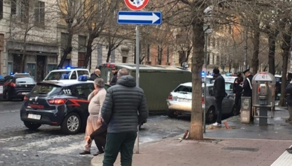 1473597_furgoneesercito4