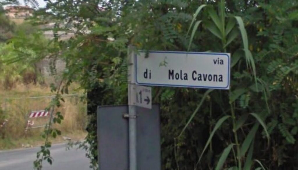 Portavalori si ribalta a Ciampino