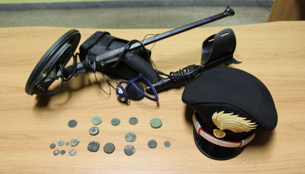 rsz__parte_del_materiale_sequestrato_dai_carabinieri