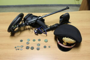 rsz__parte_del_materiale_sequestrato_dai_carabinieri