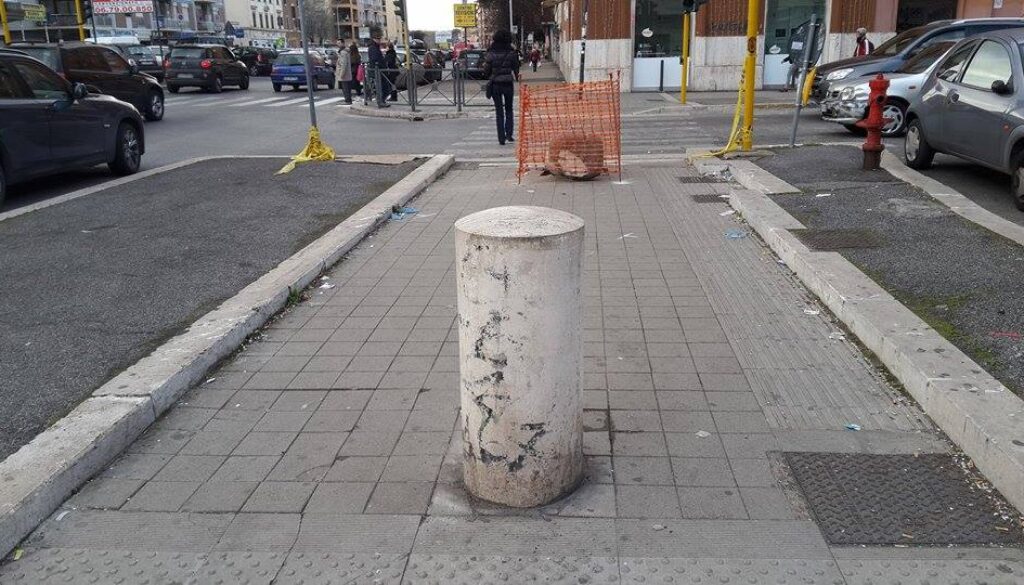 via Scribonio Curione Altra Destra