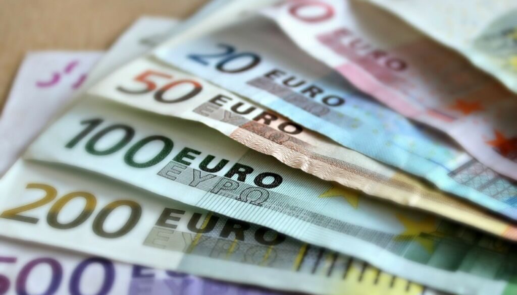 stipendio in italia