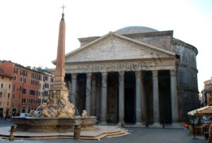 Allarme bomba in piazza del Pantheon