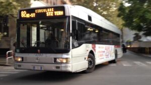 Borchia contro passeggera su bus della linea 82 Borchia contro passeggera su bus della linea 82