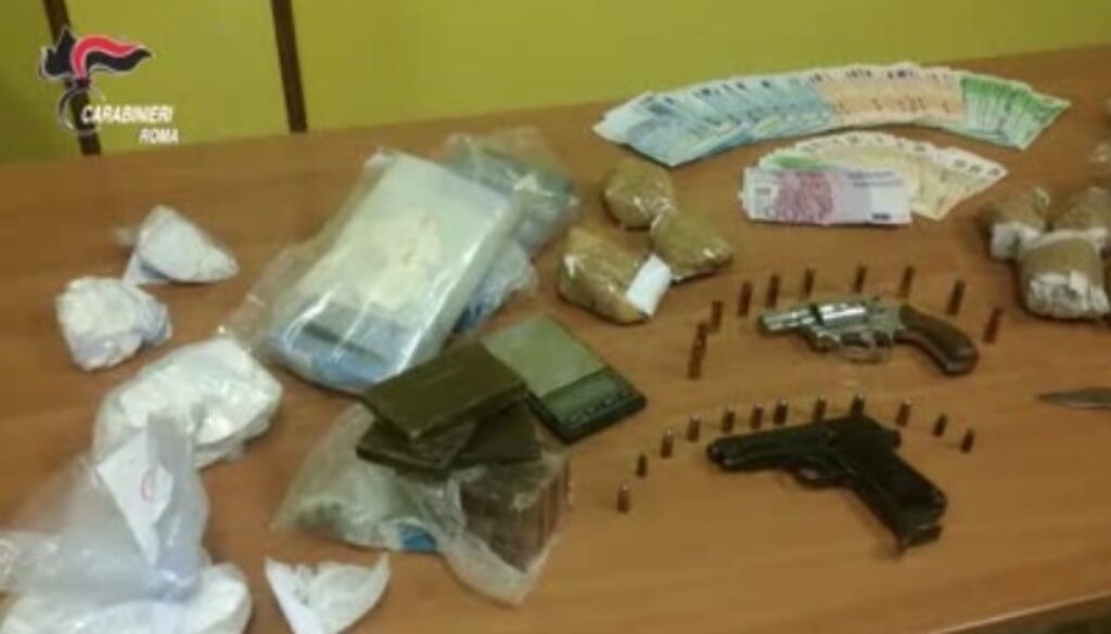 Cocaina e pistole in casa a Montesacro