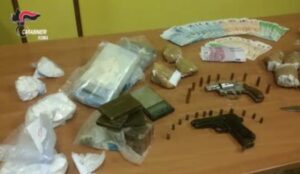 Cocaina e pistole in casa a Montesacro