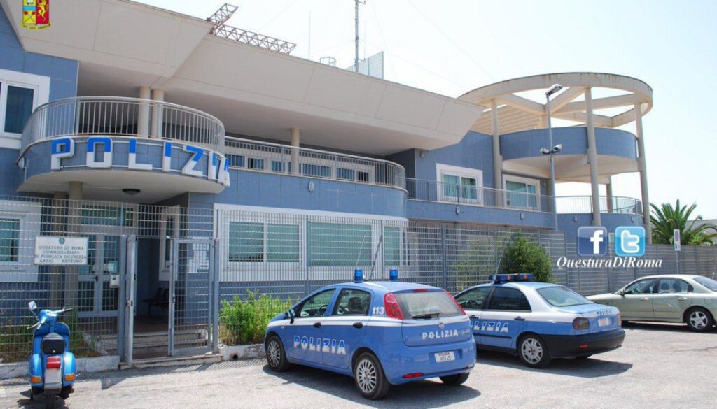 Estorce soldi all'ex amante della moglie a Nettuno