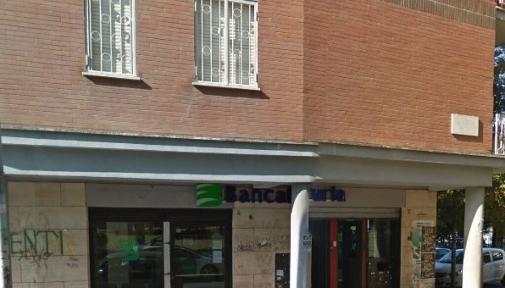 Fanno esplodere un bancomat a Talenti