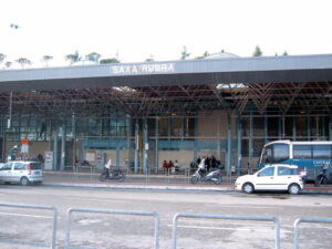 Picchiano una donna e i Carabinieri a Saxa Rubra Picchiano una donna e i Carabinieri a Saxa Rubra