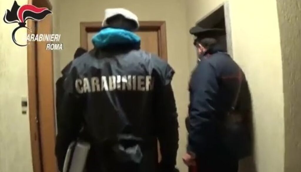 Rapine in casa a Roma