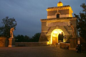 Rissa a Ponte Milvio per un apprezzamento di troppo Rissa a Ponte Milvio per un apprezzamento di troppo