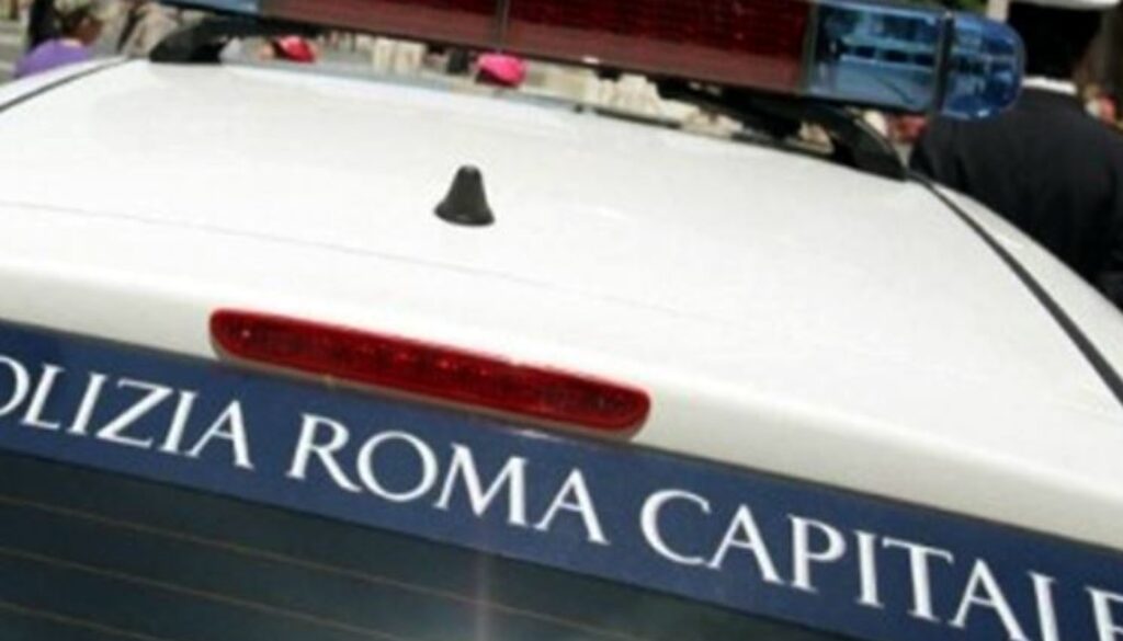 Scontro fra auto e moto a Tor Vergata