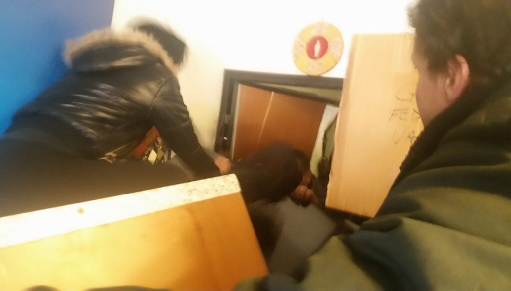Sfratto di una famiglia alla Borghesiana