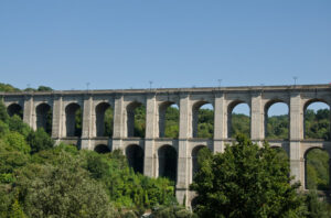 Si butta dal ponte di Ariccia