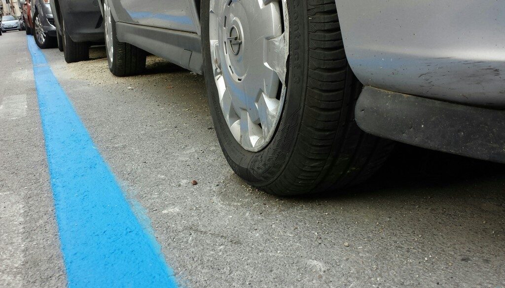 Strisce blu