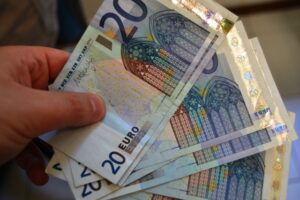 Cornelia, arrestati 2 nord africani sorpresi con 36 banconote false da 20 euro