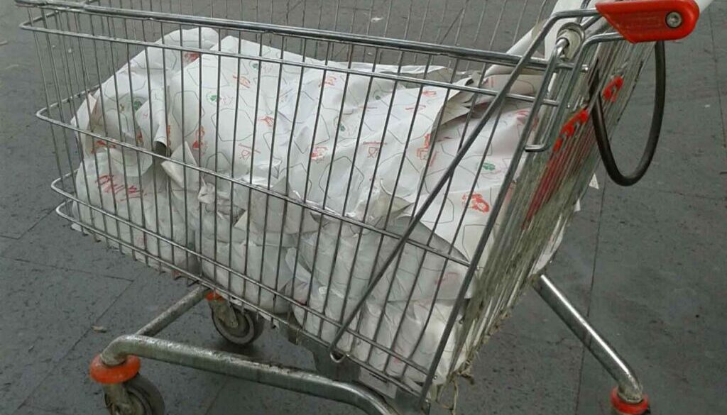 Carrello pieno di carne sospetta a Termini