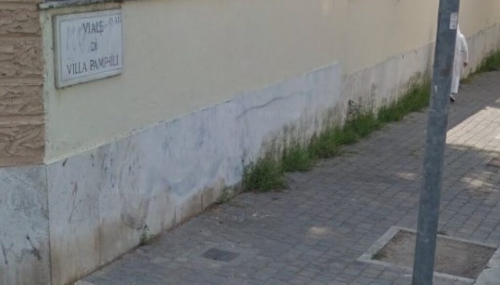 Finta badante addormenta e rapina un'anziana