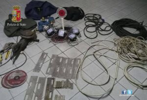 Forzano una cabina dell'Acea al Torrino Forzano una cabina dell'Acea al Torrino