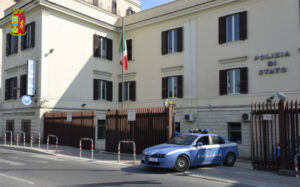 Guida un'auto rubata a Civitavecchia