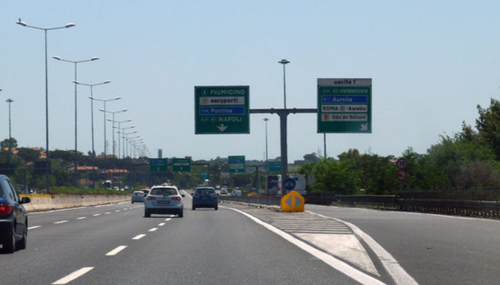 Incidente all'altezza dello svincolo di via Aurelia