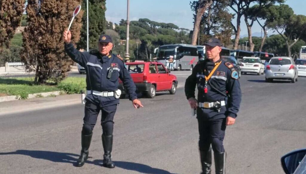 Passa col rosso a Circo Massimo