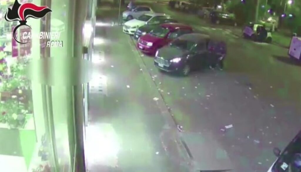 Rubava nelle auto senza lasciare un graffio