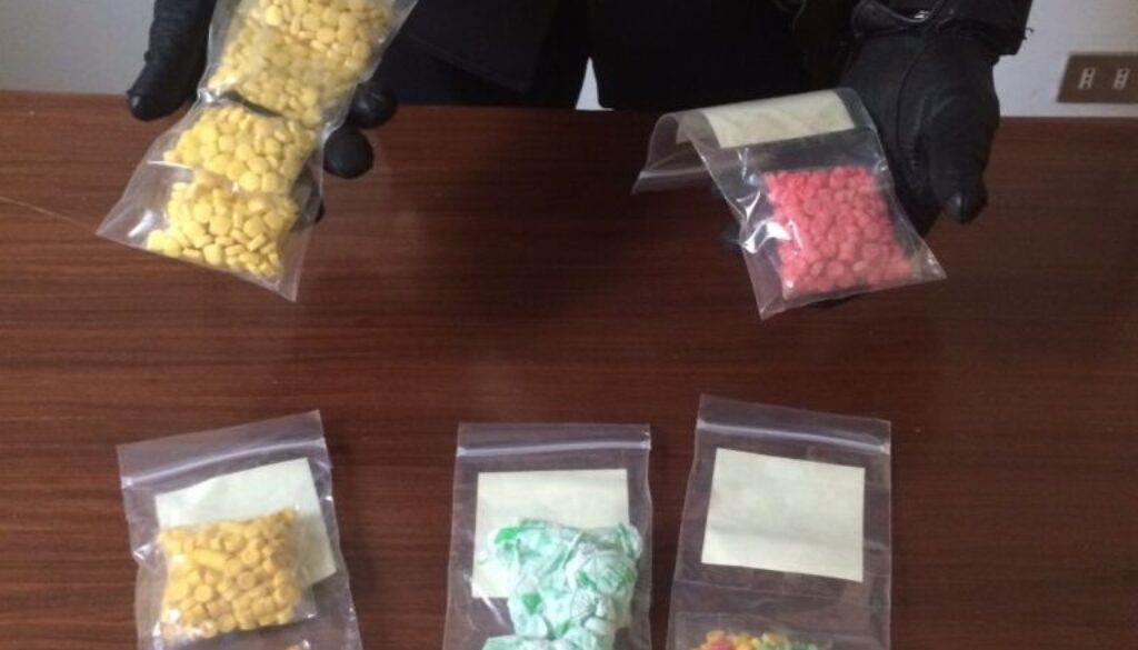 Si imbarcano a Ciampino con 1200 pasticche Si imbarcano a Ciampino con 1200 pasticche