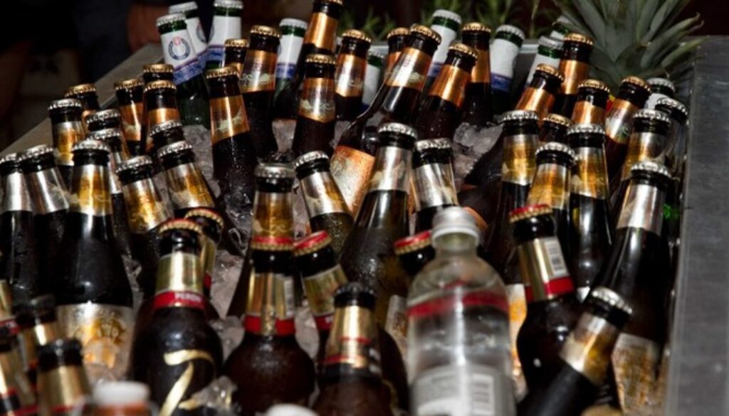 Birre e bibite sospette in un minimarket