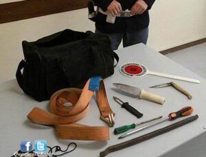 Cercano di svaligiare appartamenti a Vigna Clara