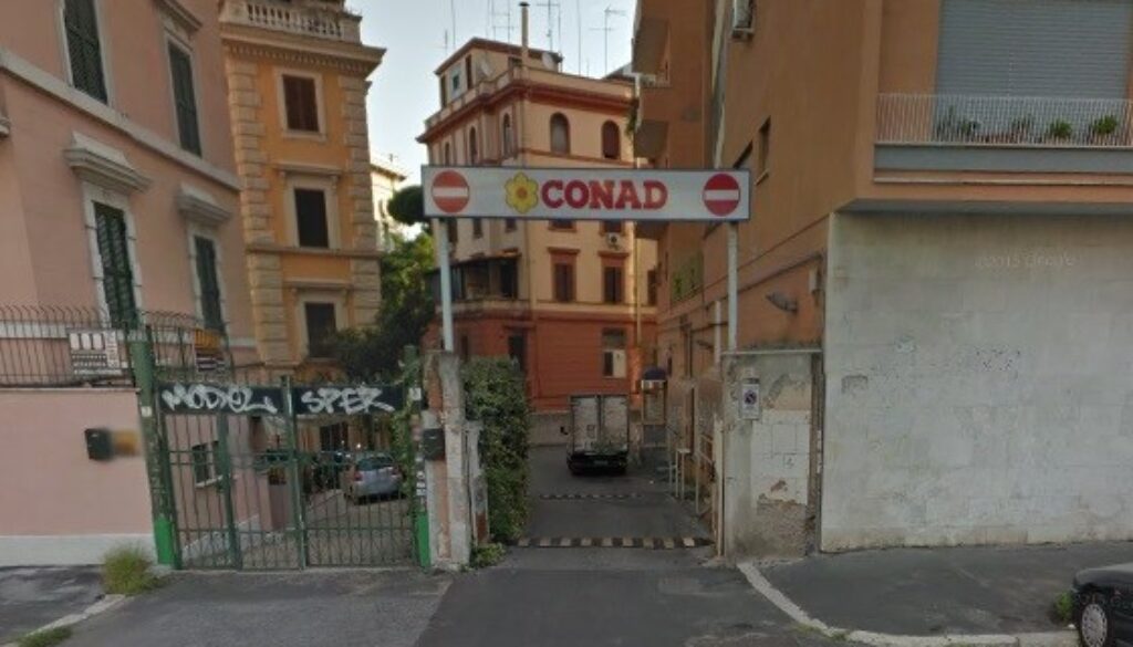 Rapinano un supermercato a San Giovanni