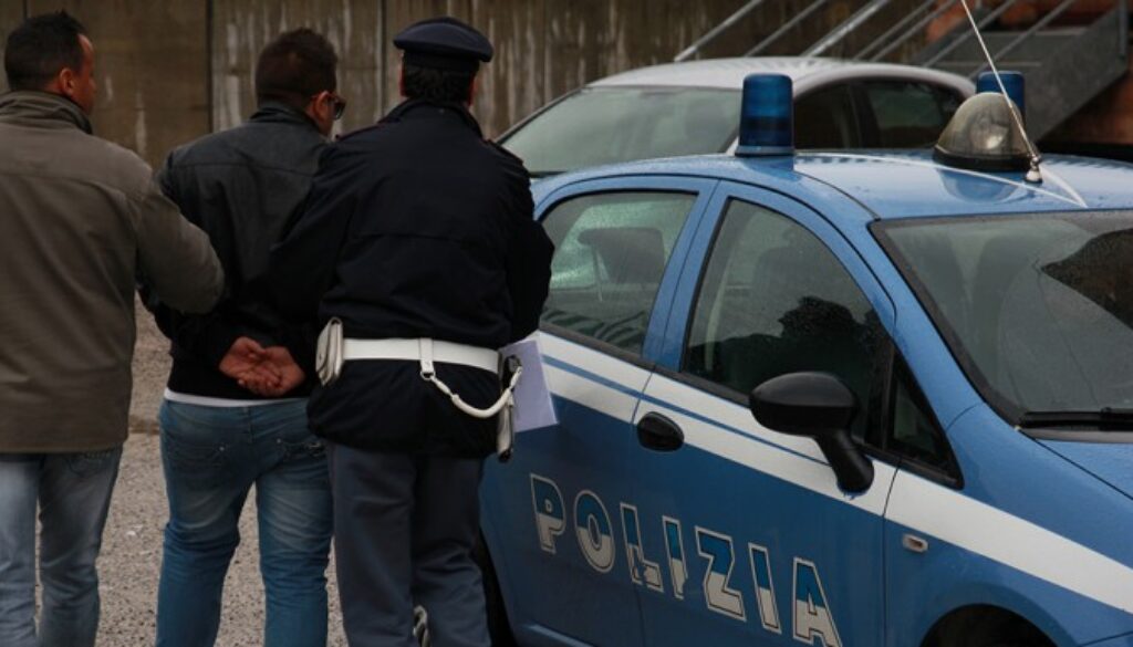 arresto-polizia6-696x385