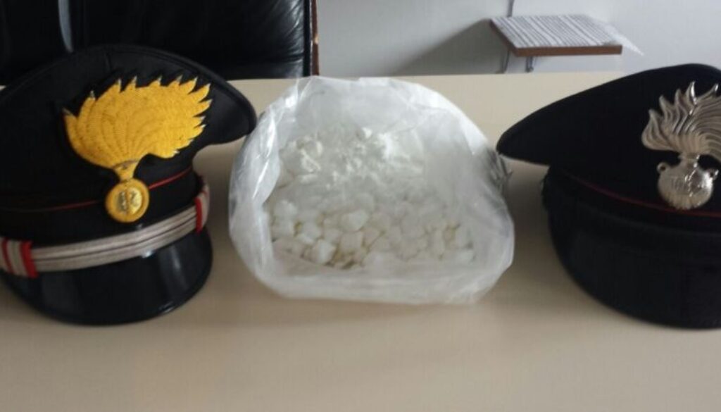 CASSIA%20-%20La%20droga%20sequestrata%20dai%20Carabinieri%20(1%20kg%20cocaina)