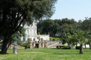 Entra-nel-parco-di-Villa-Pamphili-e-scompare