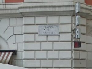 Gatto balcone Gatto balcone