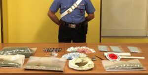 MONTESACRO%20-%20La%20droga%20sequestrata%20dai%20Carabinieri%20(2) MONTESACRO%20-%20La%20droga%20sequestrata%20dai%20Carabinieri%20(2)