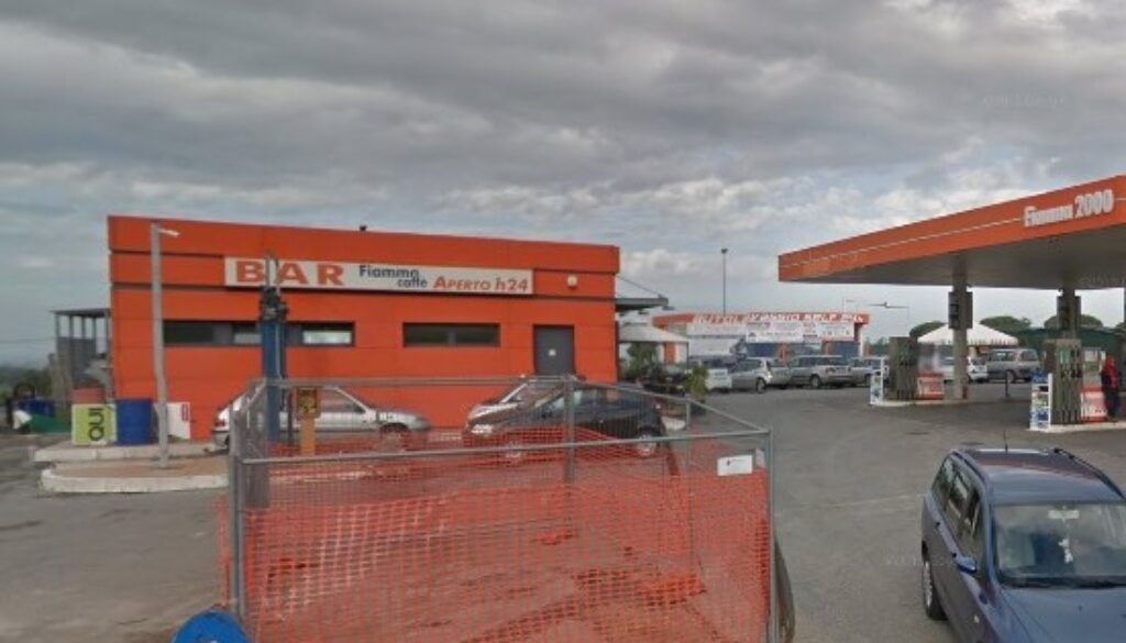 Rapina un bar con un fucile da sub a Marino