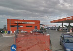 Rapina un bar con un fucile da sub a Marino